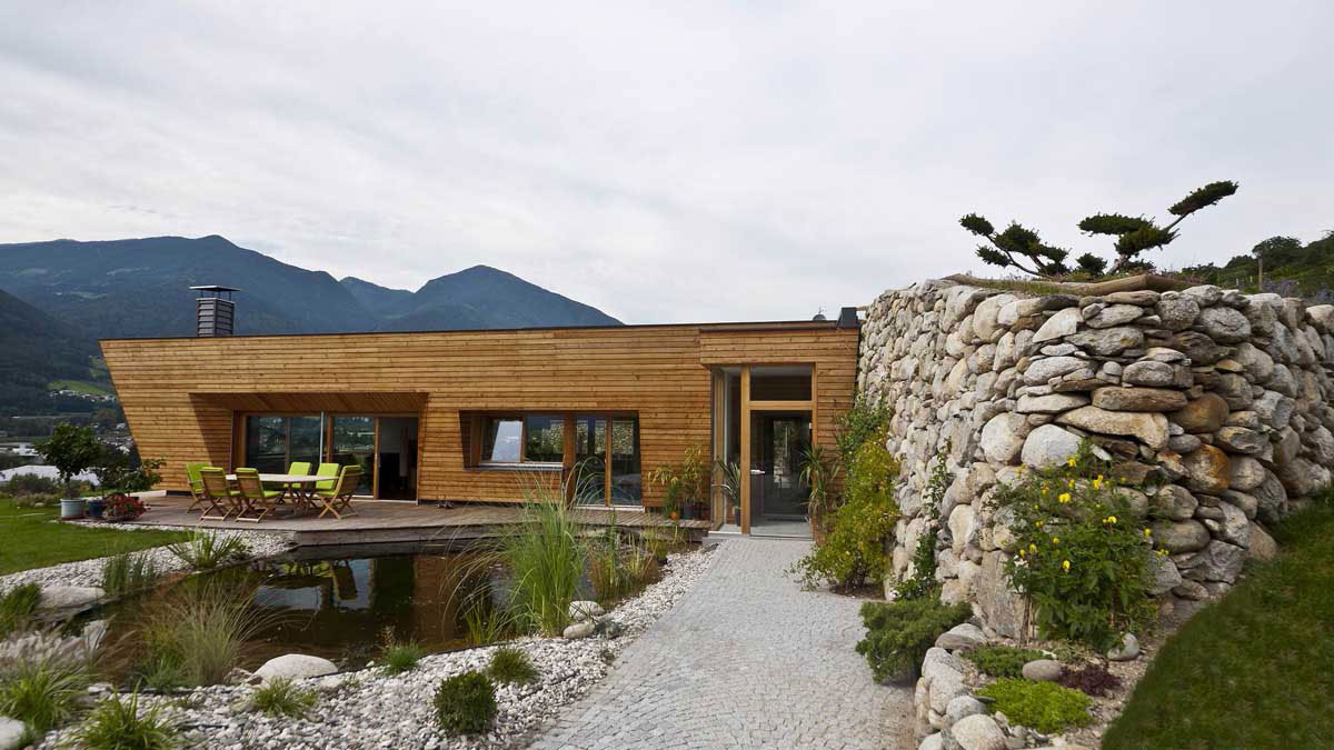 An Old Farmhouse Becomes an Elegant Modern Family Home in Vahrn, Italy by Norbert Dalsass (4)