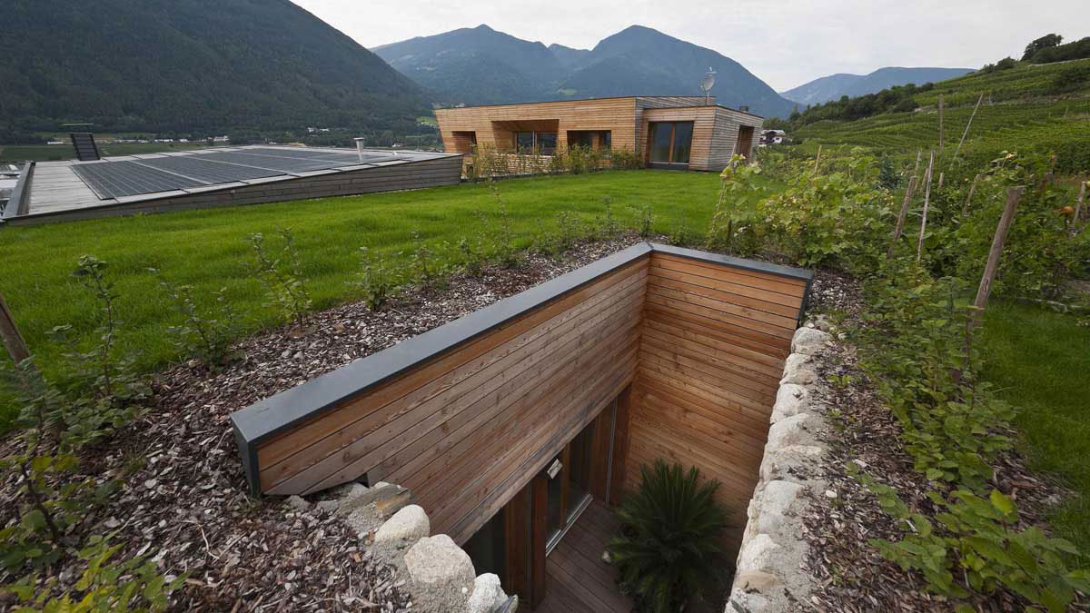 An Old Farmhouse Becomes an Elegant Modern Family Home in Vahrn, Italy by Norbert Dalsass (9)