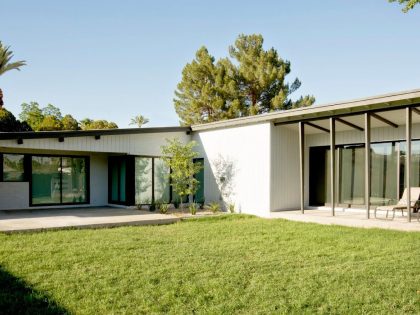 An Open Plan Contemporary Home Built on a Vacant Lot in Phoenix, Arizona by The Ranch Mine (2)