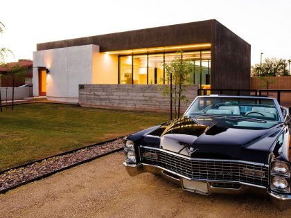 An Open Plan Contemporary Home Built on a Vacant Lot in Phoenix, Arizona by The Ranch Mine (23)