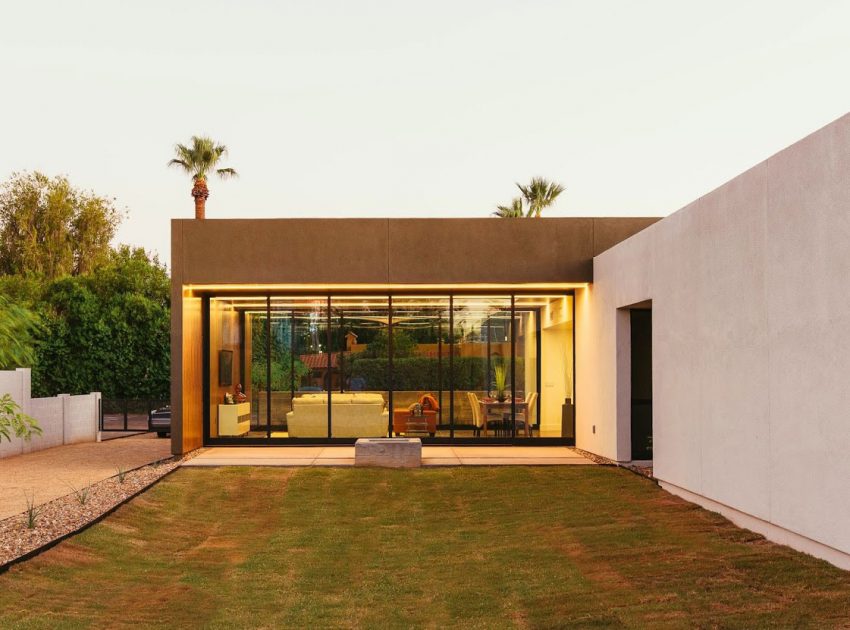 An Open Plan Contemporary Home Built on a Vacant Lot in Phoenix, Arizona by The Ranch Mine (24)