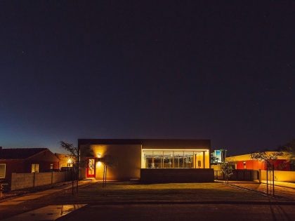 An Open Plan Contemporary Home Built on a Vacant Lot in Phoenix, Arizona by The Ranch Mine (25)