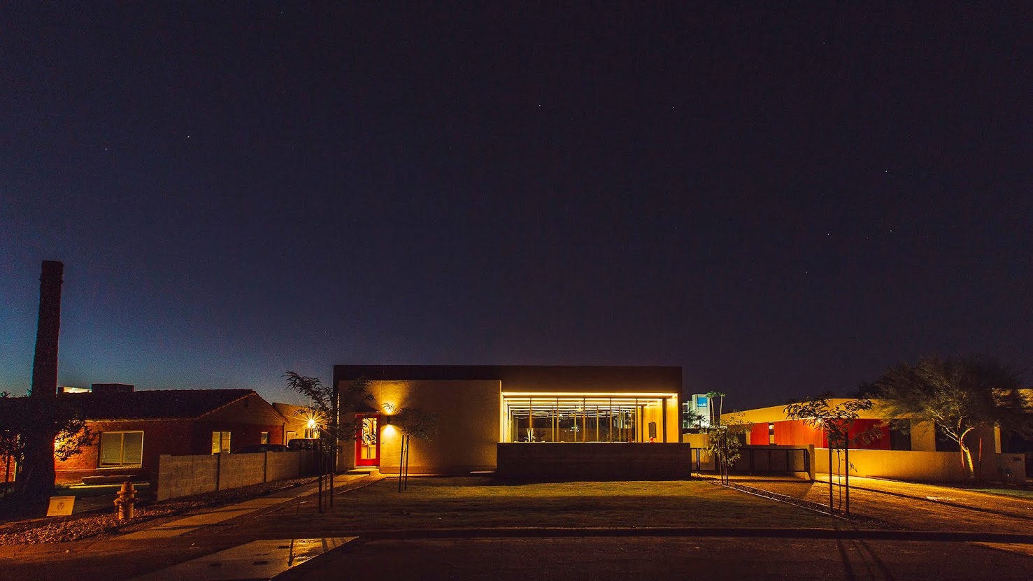 An Open Plan Contemporary Home Built on a Vacant Lot in Phoenix, Arizona by The Ranch Mine (25)