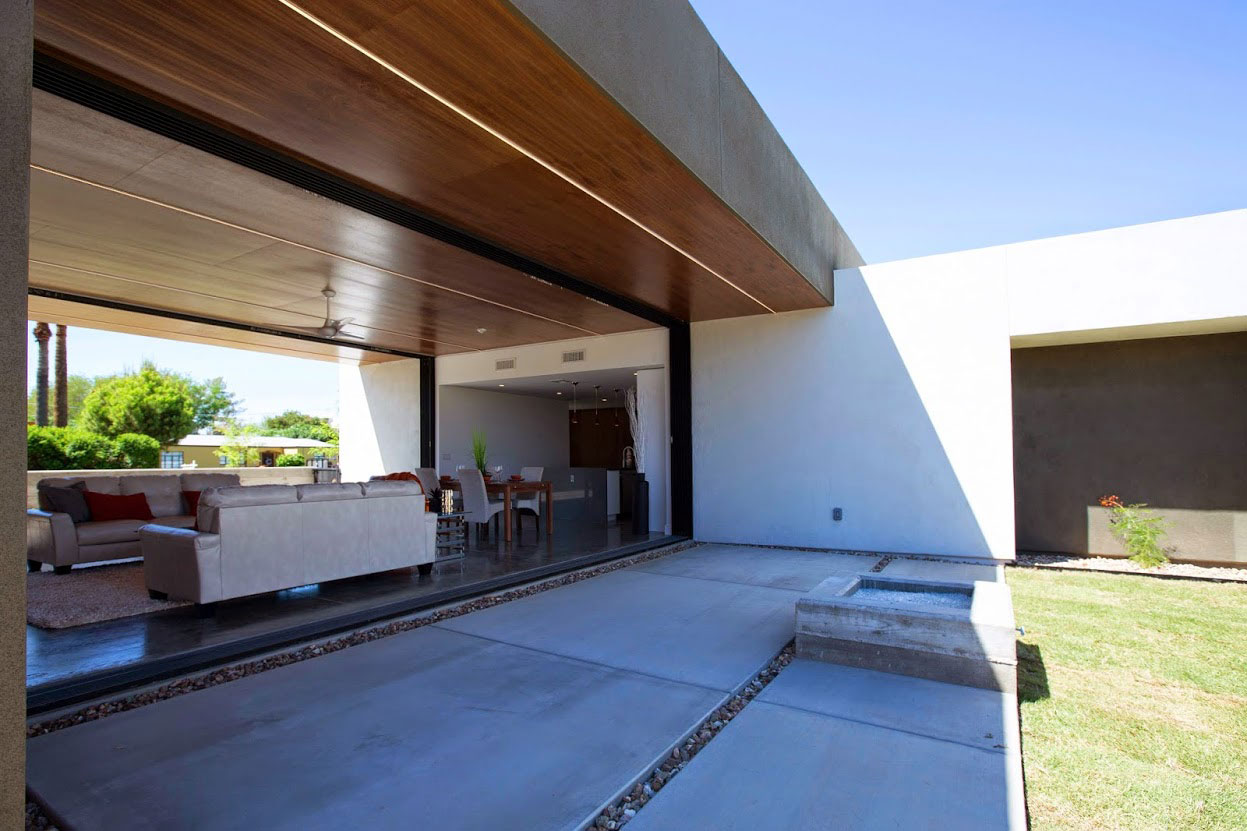 An Open Plan Contemporary Home Built on a Vacant Lot in Phoenix, Arizona by The Ranch Mine (3)