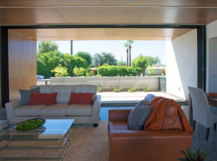 An Open Plan Contemporary Home Built on a Vacant Lot in Phoenix, Arizona by The Ranch Mine (7)