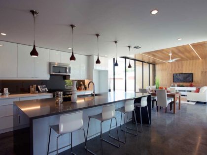 An Open Plan Contemporary Home Built on a Vacant Lot in Phoenix, Arizona by The Ranch Mine (8)