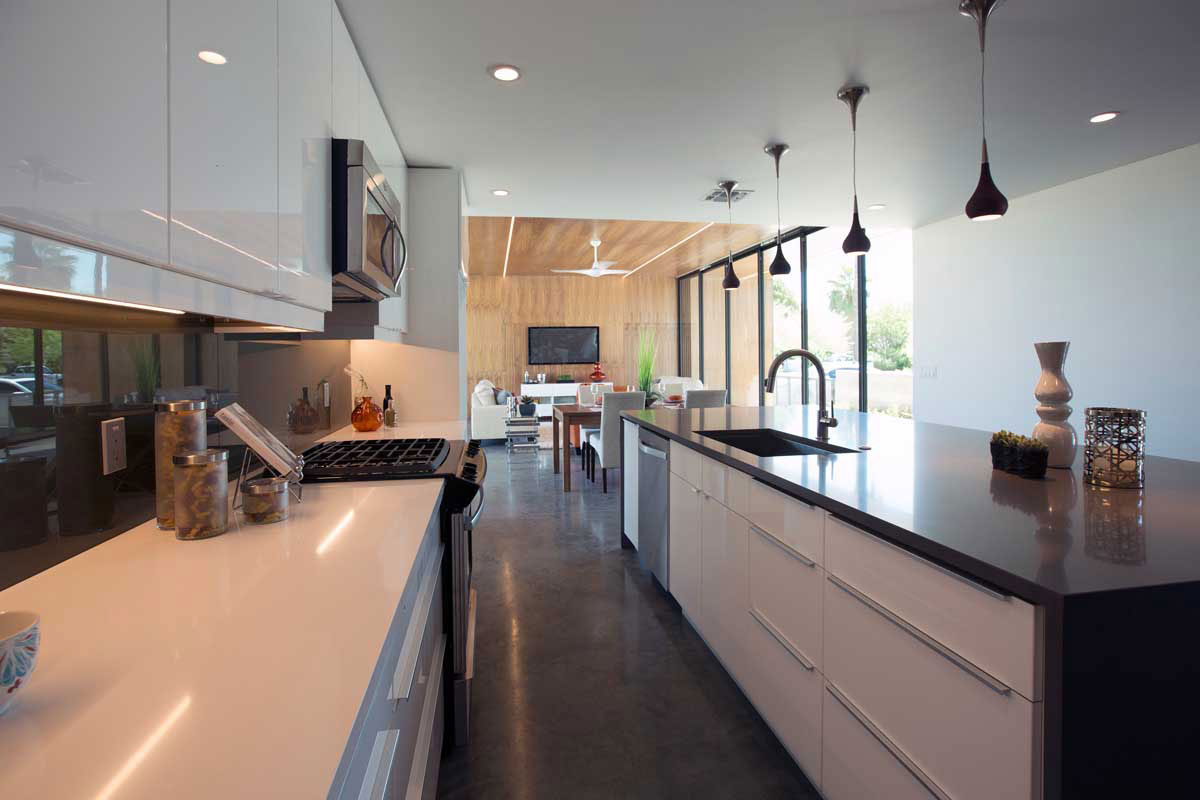 An Open Plan Contemporary Home Built on a Vacant Lot in Phoenix, Arizona by The Ranch Mine (9)