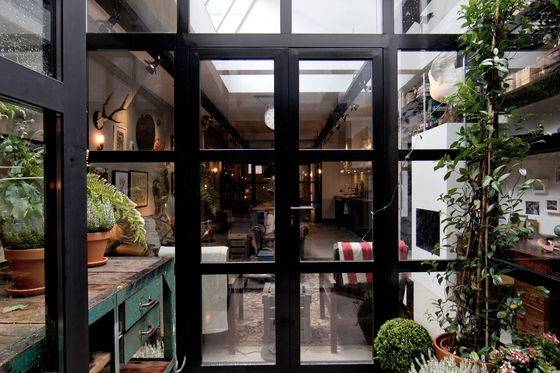 An Unused Garage Transformed into an Eclectic and Spacious Home in Amsterdam by Bricks Amsterdam (4)