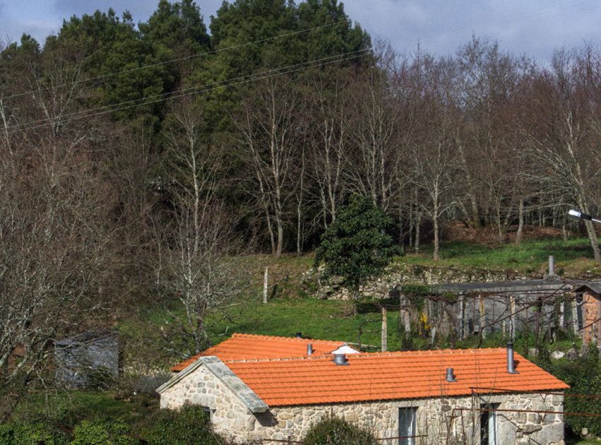 A 17th-Century Home Becomes a Surprising Contemporary House in Linhares, Portugal by Escritório de Arquitetos (1)