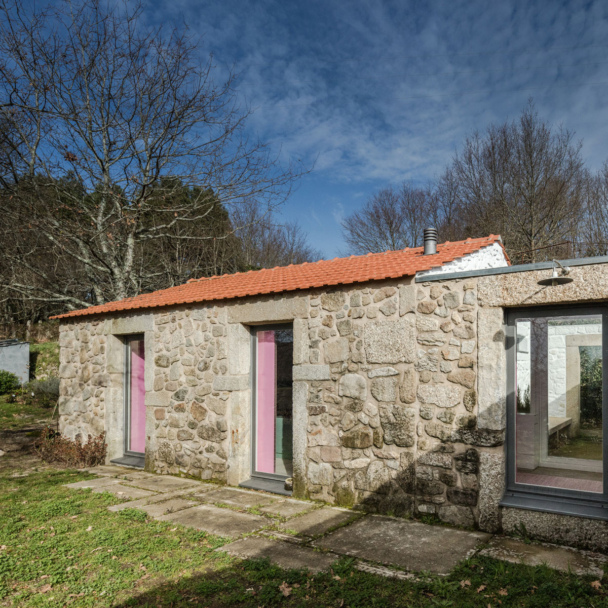 A 17th-Century Home Becomes a Surprising Contemporary House in Linhares, Portugal by Escritório de Arquitetos (10)