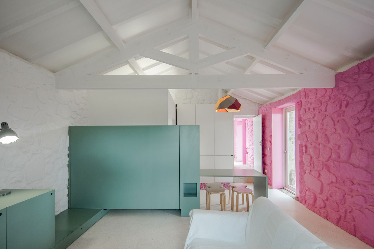 A 17th-Century Home Becomes a Surprising Contemporary House in Linhares, Portugal by Escritório de Arquitetos (17)