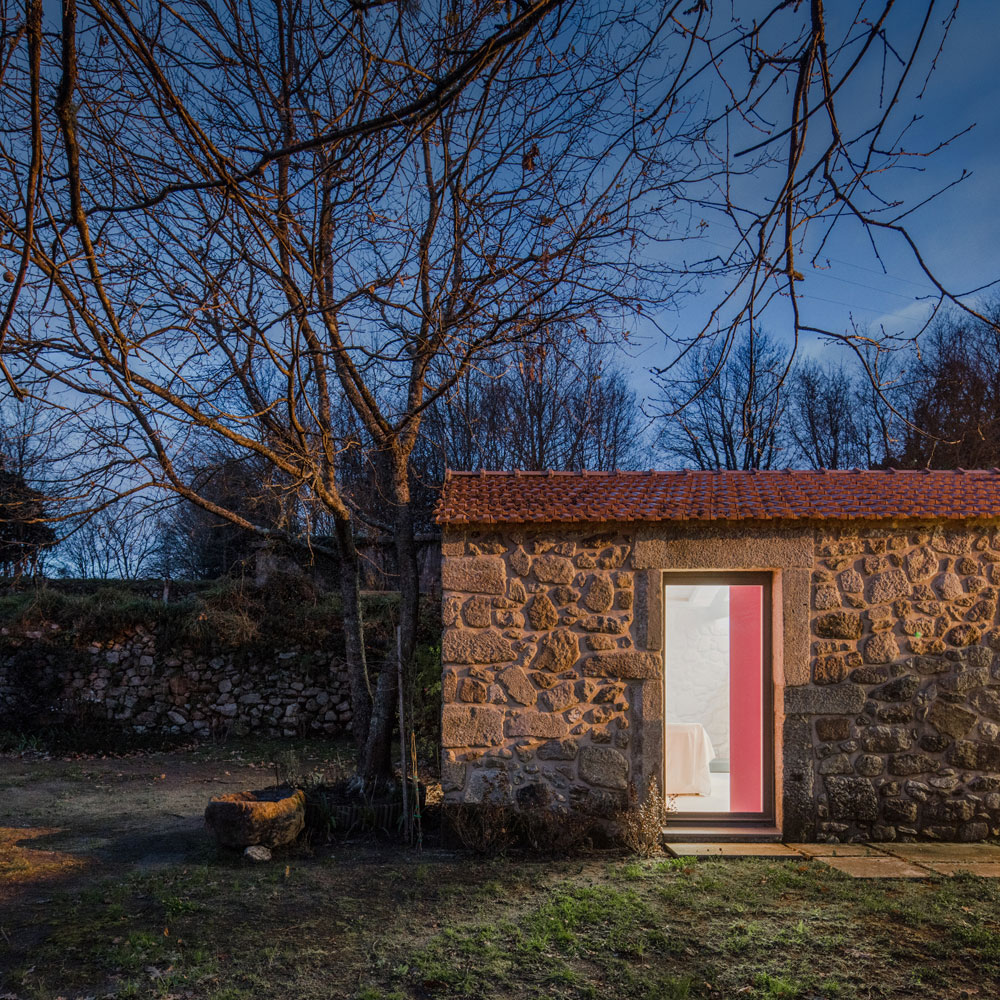 A 17th-Century Home Becomes a Surprising Contemporary House in Linhares, Portugal by Escritório de Arquitetos (25)