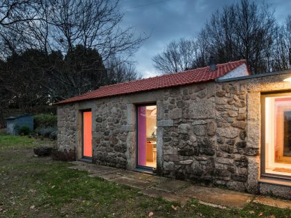 A 17th-Century Home Becomes a Surprising Contemporary House in Linhares, Portugal by Escritório de Arquitetos (26)