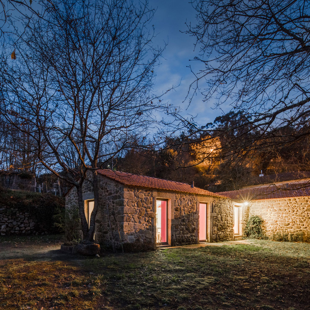 A 17th-Century Home Becomes a Surprising Contemporary House in Linhares, Portugal by Escritório de Arquitetos (28)