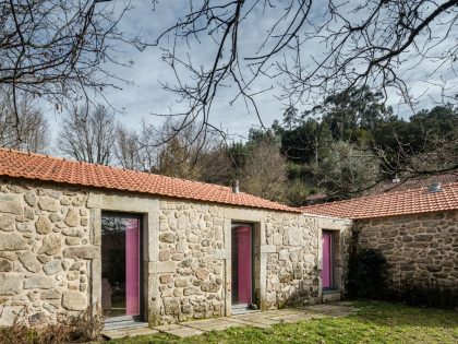 A 17th-Century Home Becomes a Surprising Contemporary House in Linhares, Portugal by Escritório de Arquitetos (7)