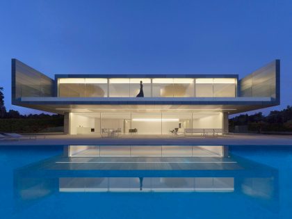 A Beautiful Contemporary House with Pool and Roof Terrace in Madrid, Spain by Fran Silvestre Arquitectos (24)