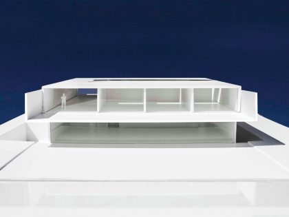 A Beautiful Contemporary House with Pool and Roof Terrace in Madrid, Spain by Fran Silvestre Arquitectos (32)