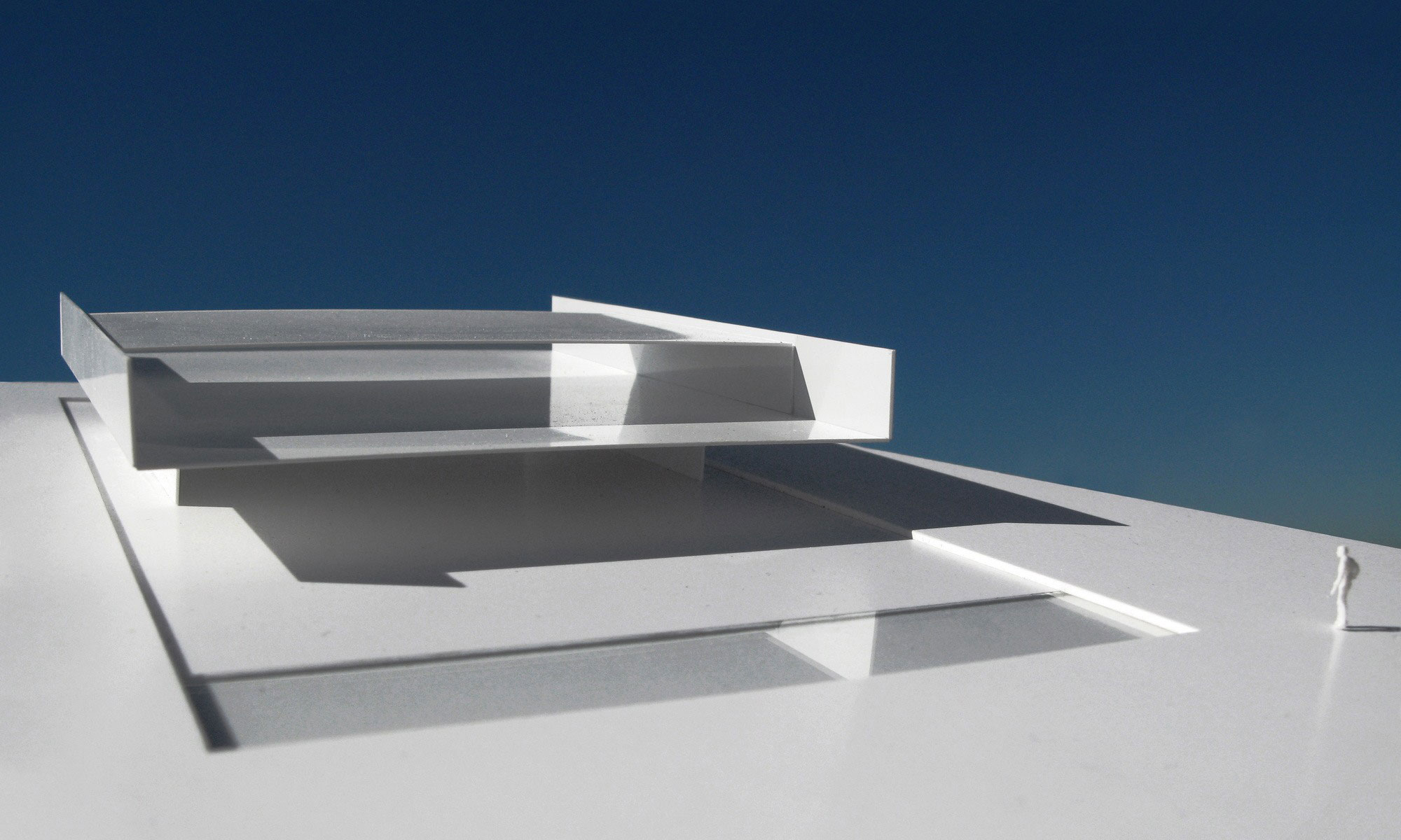 A Beautiful Contemporary House with Pool and Roof Terrace in Madrid, Spain by Fran Silvestre Arquitectos (34)