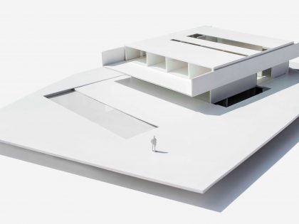 A Beautiful Contemporary House with Pool and Roof Terrace in Madrid, Spain by Fran Silvestre Arquitectos (36)