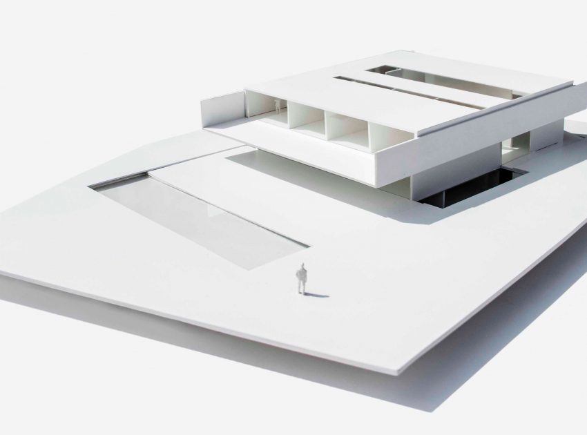 A Beautiful Contemporary House with Pool and Roof Terrace in Madrid, Spain by Fran Silvestre Arquitectos (36)