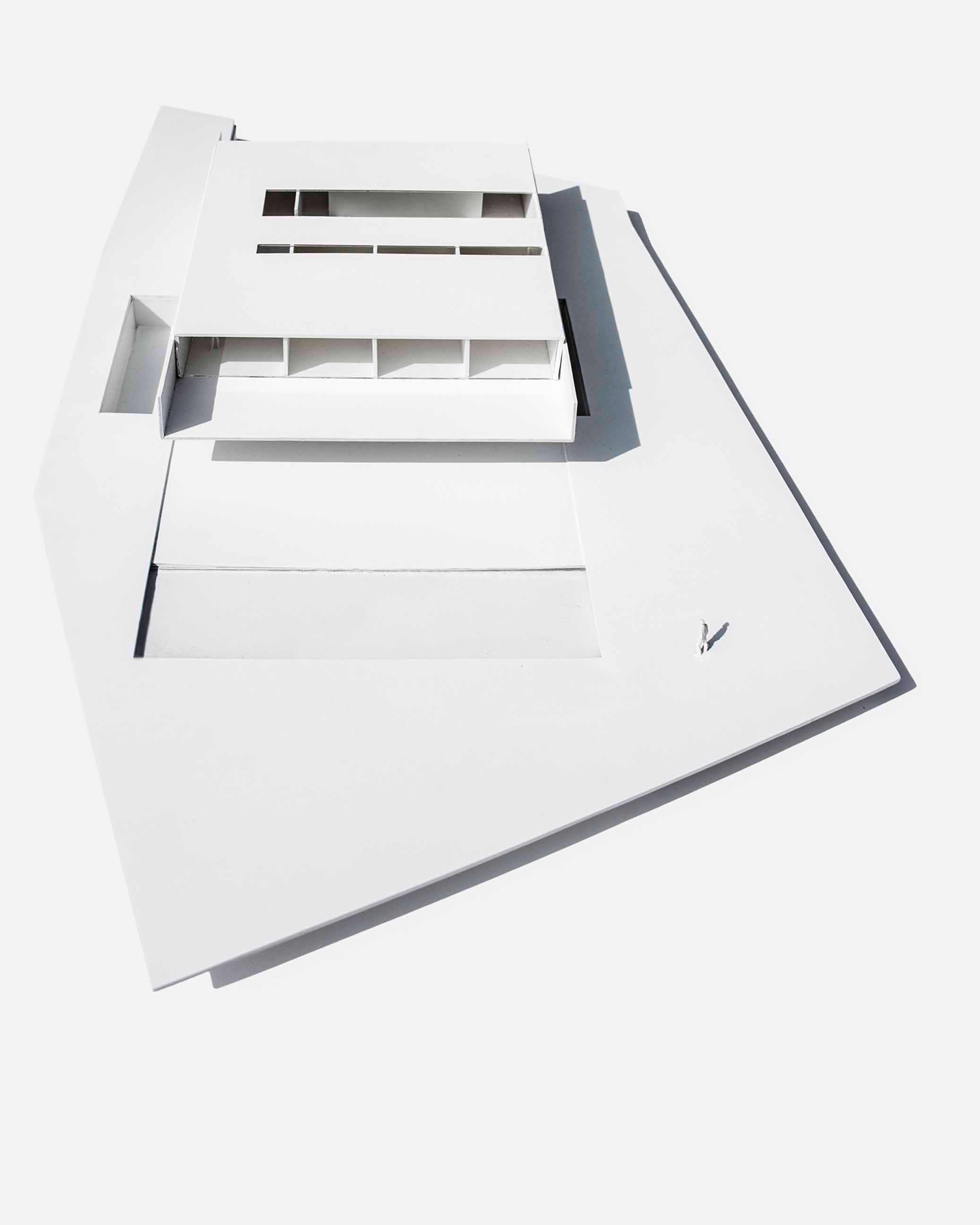 A Beautiful Contemporary House with Pool and Roof Terrace in Madrid, Spain by Fran Silvestre Arquitectos (38)