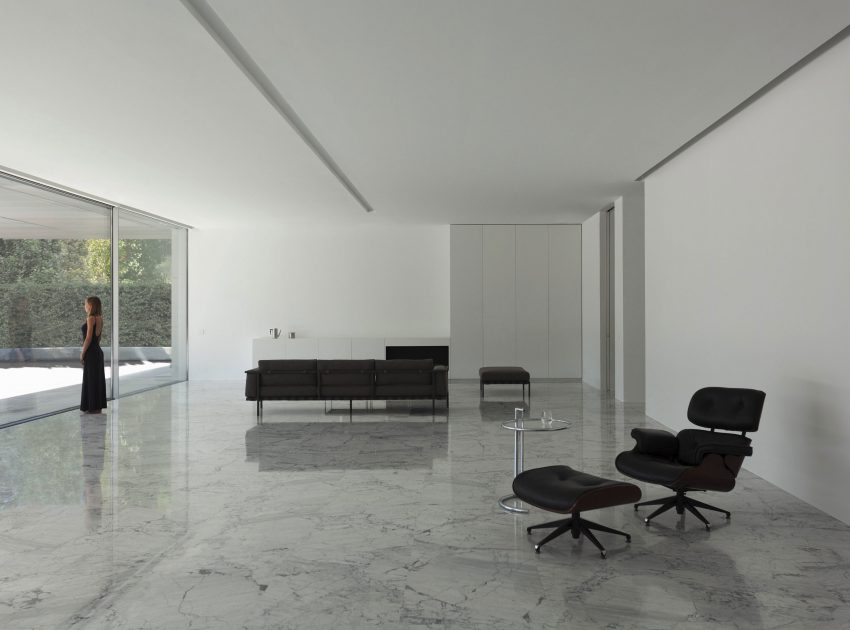 A Beautiful Contemporary House with Pool and Roof Terrace in Madrid, Spain by Fran Silvestre Arquitectos (4)