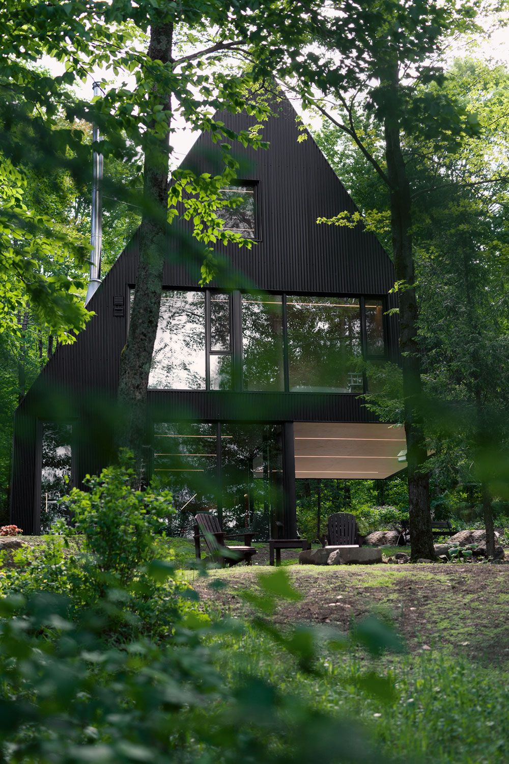 A Beautiful Family Home Nestled in the Woods of Quebec by Jean Verville architecte (1)