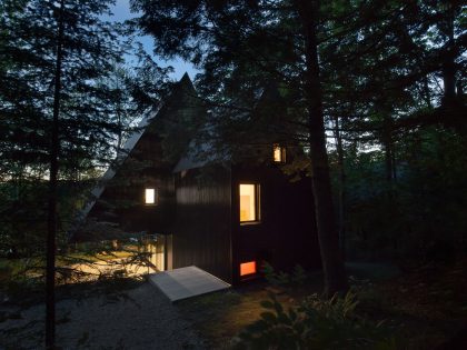 A Beautiful Family Home Nestled in the Woods of Quebec by Jean Verville architecte (24)