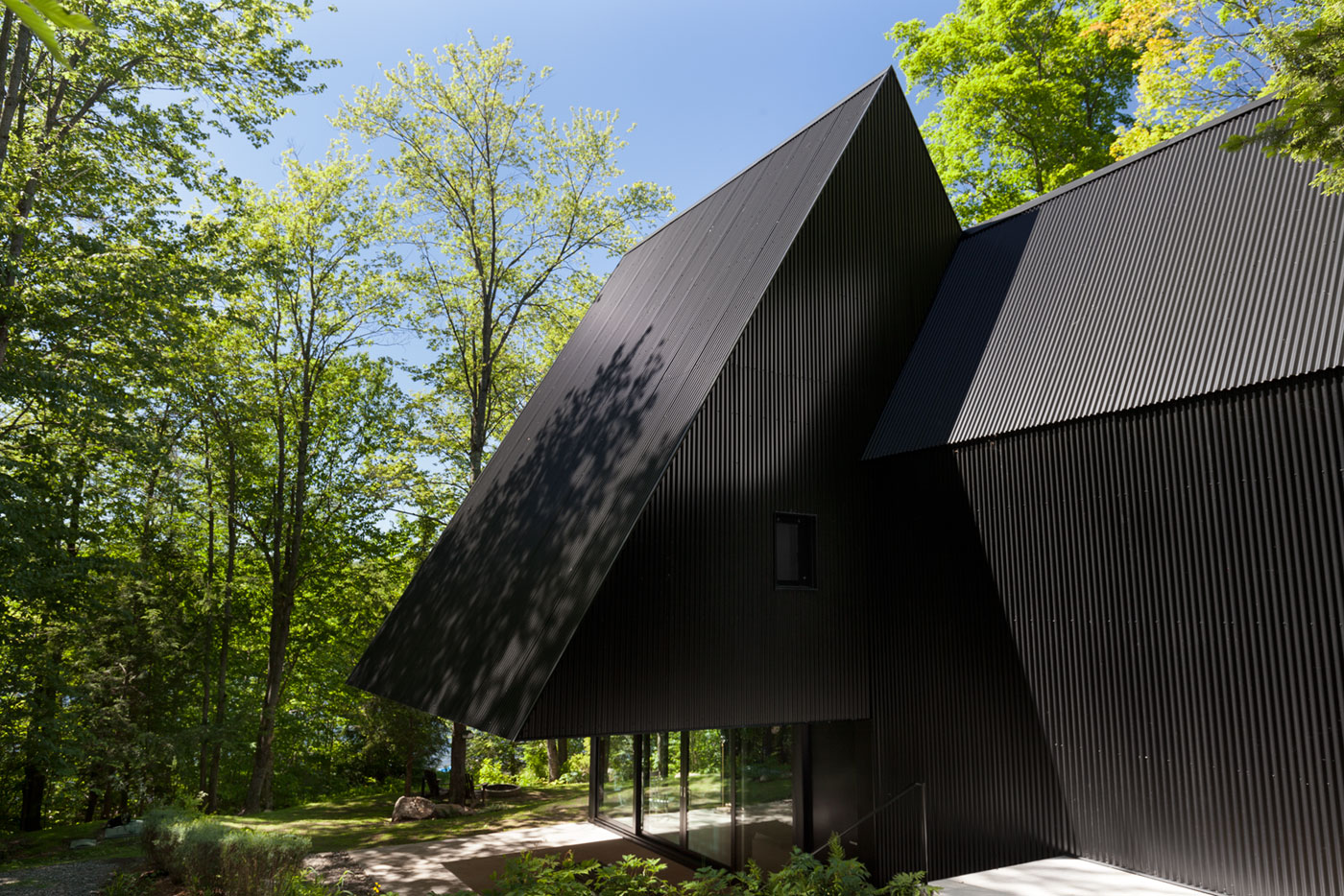 A Beautiful Family Home Nestled in the Woods of Quebec by Jean Verville architecte (5)