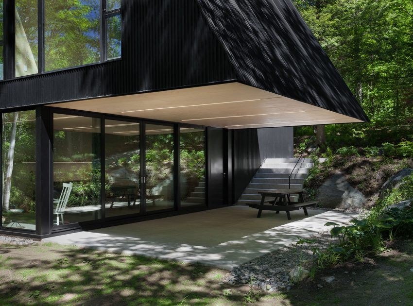 A Beautiful Family Home Nestled in the Woods of Quebec by Jean Verville architecte (7)