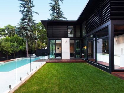A Beautiful Mid-Century Modern Home in the Garden City of Ville Mont-Royal, Montréal