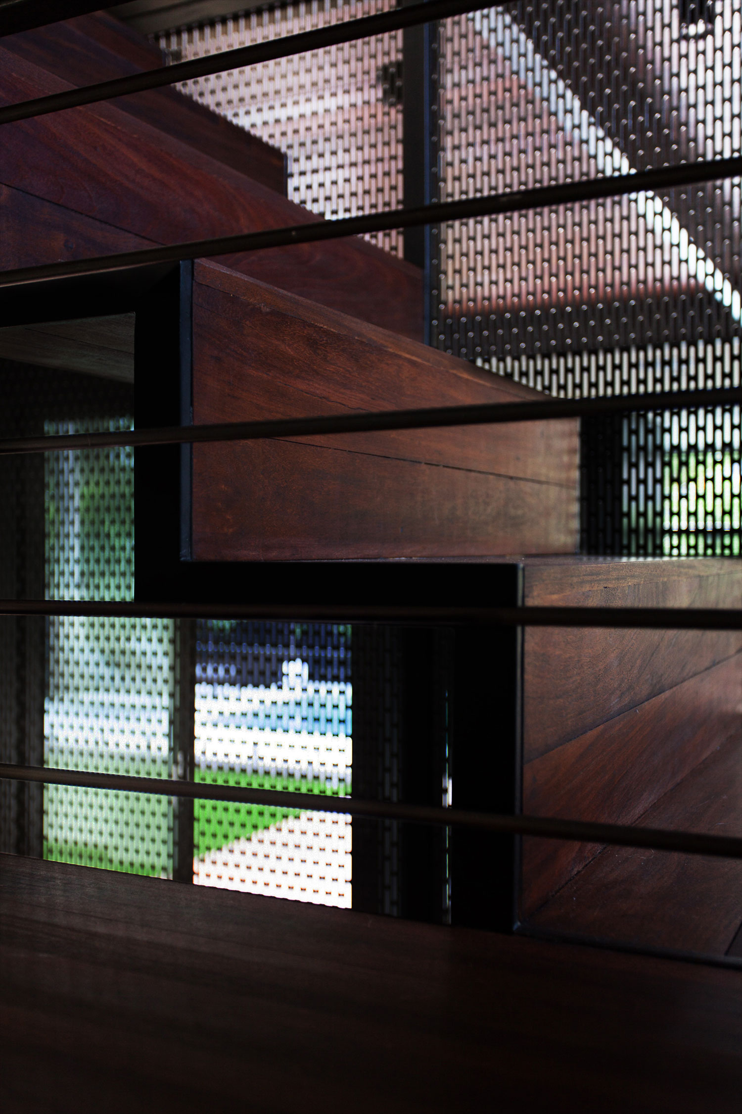 A Beautiful Mid-Century Modern Home in the Garden City of Ville Mont-Royal, Montréal by YH2 Architecture (11)