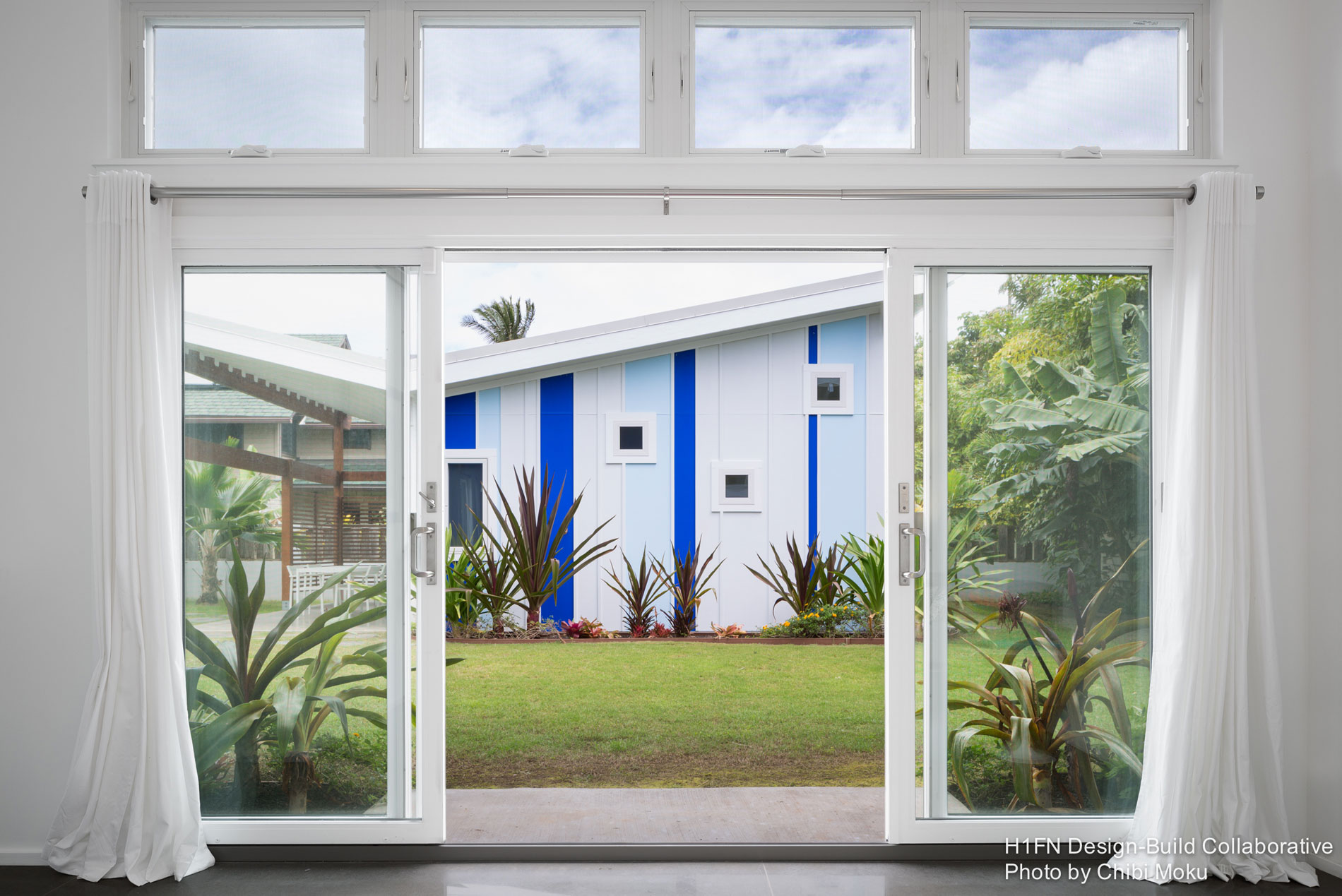 A Beautiful Modern Beach House with a Unique Twist in Kailua, Hawaii by H1+FN Design Build Collaborative (6)