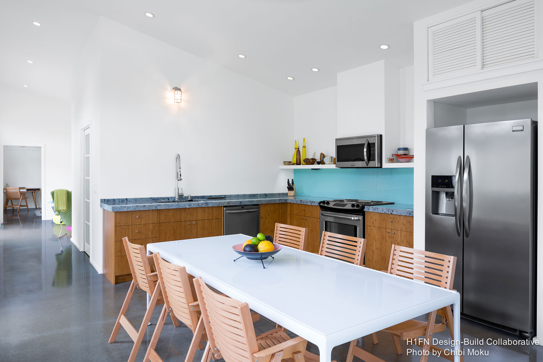 A Beautiful Modern Beach House with a Unique Twist in Kailua, Hawaii by H1+FN Design Build Collaborative (9)