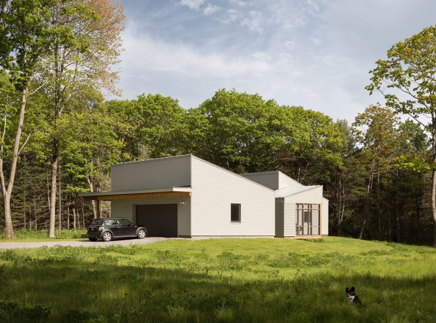 A Breathtaking Contemporary Home Nestled on a Bluff Overlooking the Cousins River in Maine by GO Logic (1)