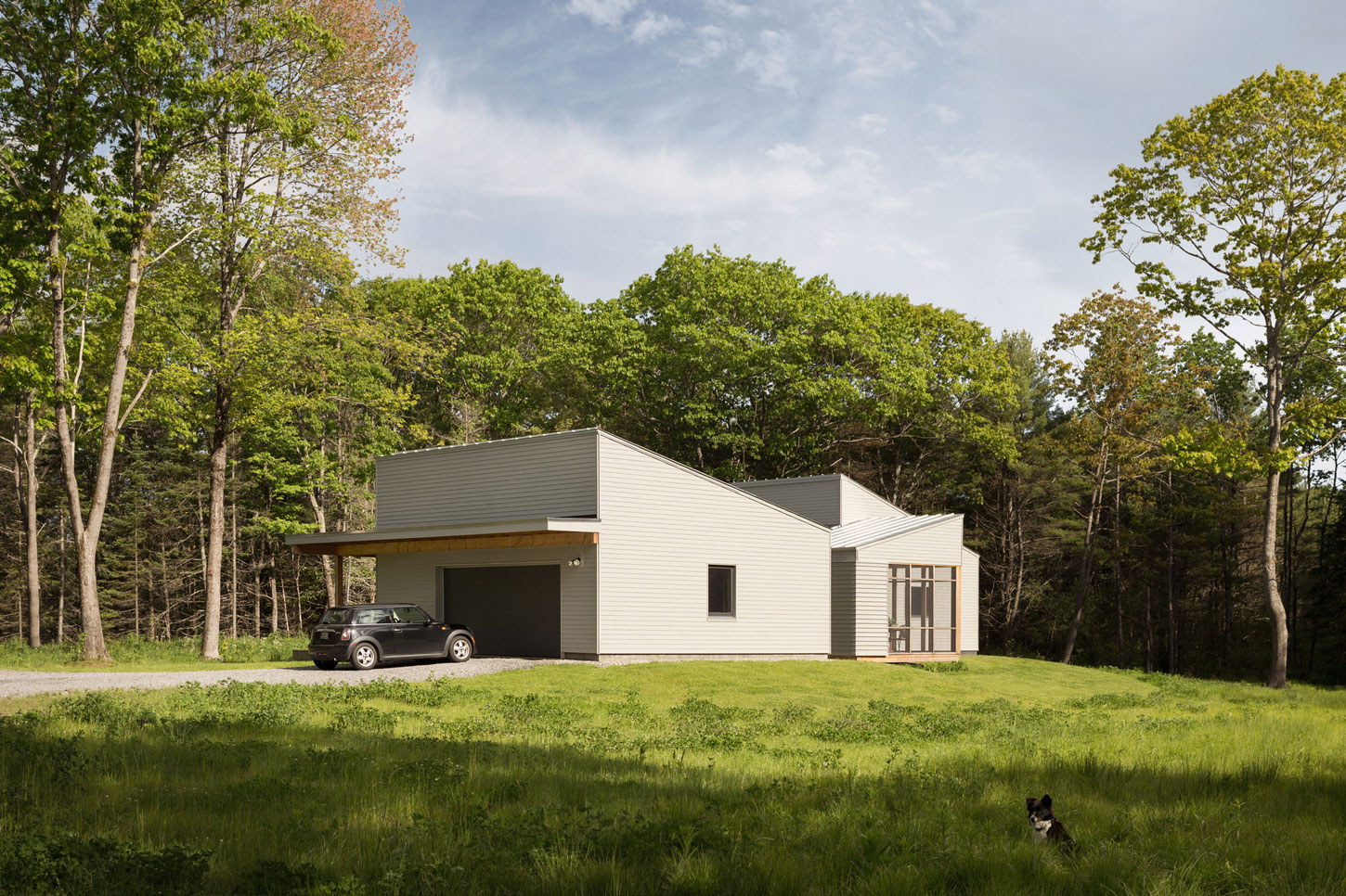 A Breathtaking Contemporary Home Nestled on a Bluff Overlooking the Cousins River in Maine by GO Logic (1)