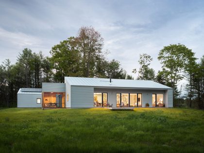 A Breathtaking Contemporary Home Nestled on a Bluff Overlooking the Cousins River in Maine by GO Logic (14)