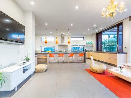 A Breathtaking Contemporary Home with Stylish Interiors in Beverly Hills, California by Gabbay Architects (12)