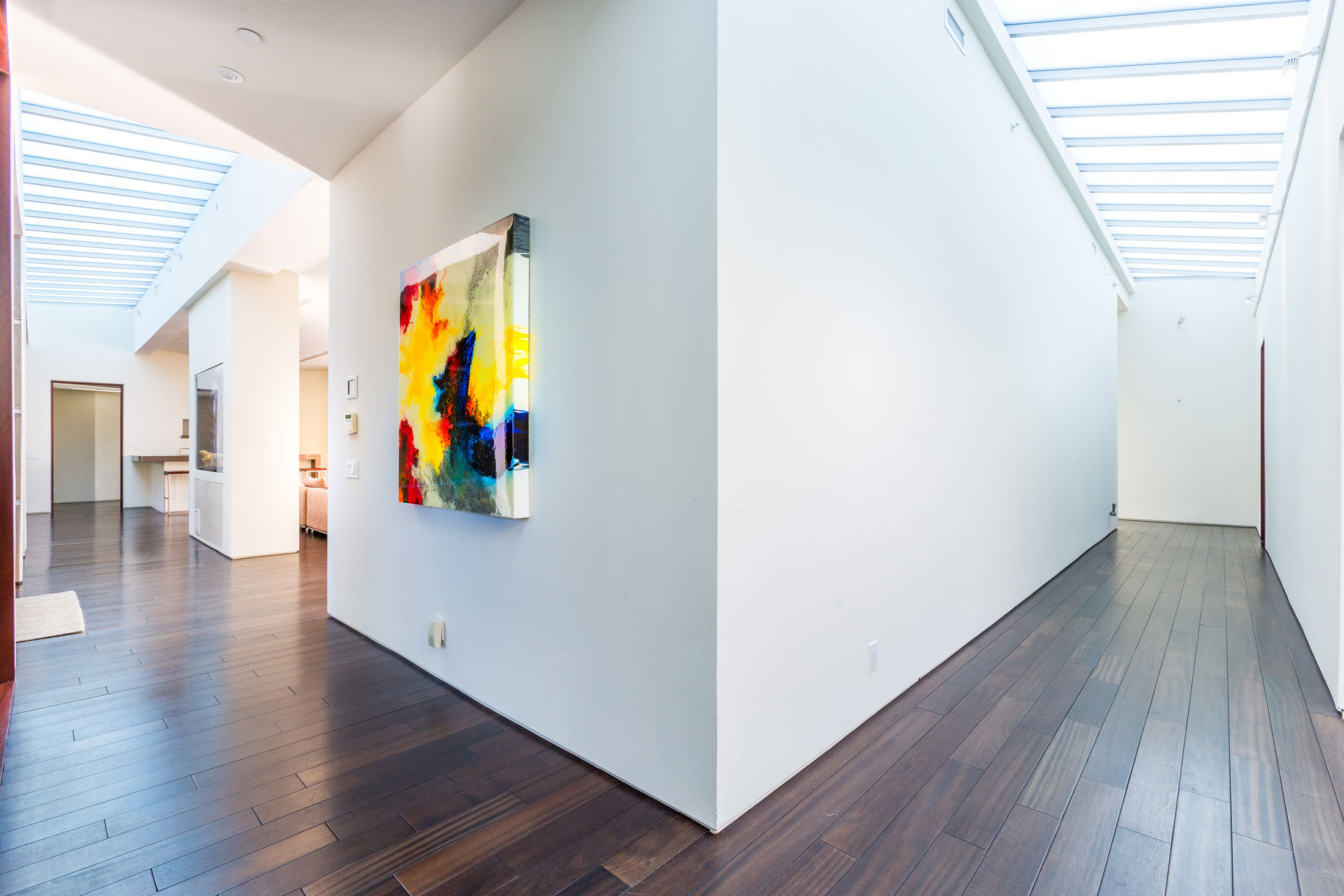 A Breathtaking Contemporary Home with Stylish Interiors in Beverly Hills, California by Gabbay Architects (17)