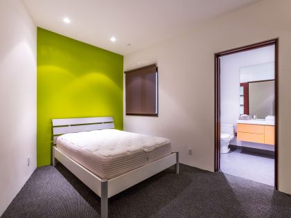 A Breathtaking Contemporary Home with Stylish Interiors in Beverly Hills, California by Gabbay Architects (24)