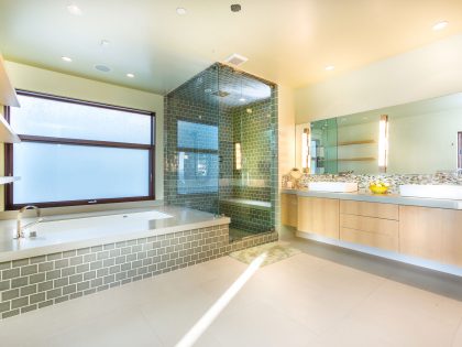 A Breathtaking Contemporary Home with Stylish Interiors in Beverly Hills, California by Gabbay Architects (28)