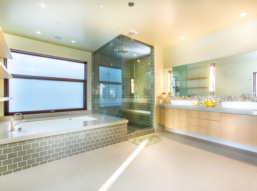 A Breathtaking Contemporary Home with Stylish Interiors in Beverly Hills, California by Gabbay Architects (28)