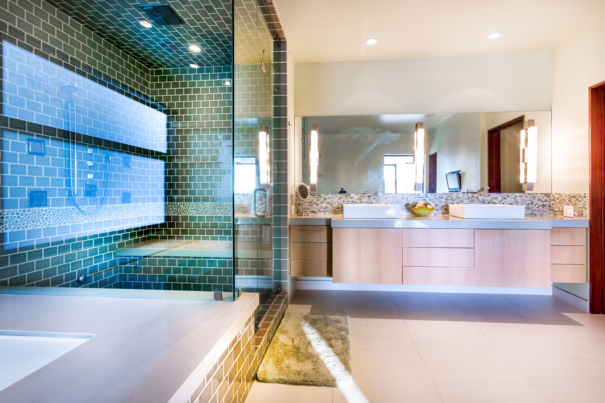 A Breathtaking Contemporary Home with Stylish Interiors in Beverly Hills, California by Gabbay Architects (29)