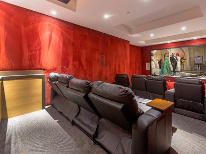 A Breathtaking Contemporary Home with Stylish Interiors in Beverly Hills, California by Gabbay Architects (34)