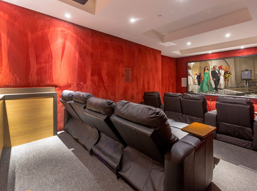 A Breathtaking Contemporary Home with Stylish Interiors in Beverly Hills, California by Gabbay Architects (34)