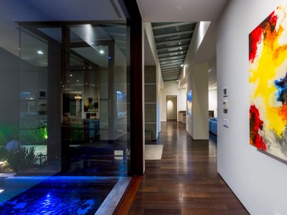 A Breathtaking Contemporary Home with Stylish Interiors in Beverly Hills, California by Gabbay Architects (36)