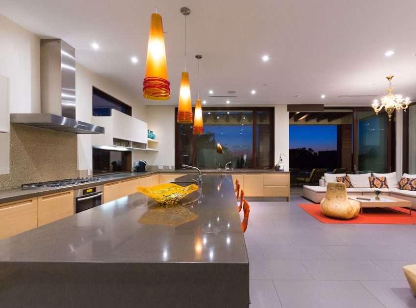 A Breathtaking Contemporary Home with Stylish Interiors in Beverly Hills, California by Gabbay Architects (37)