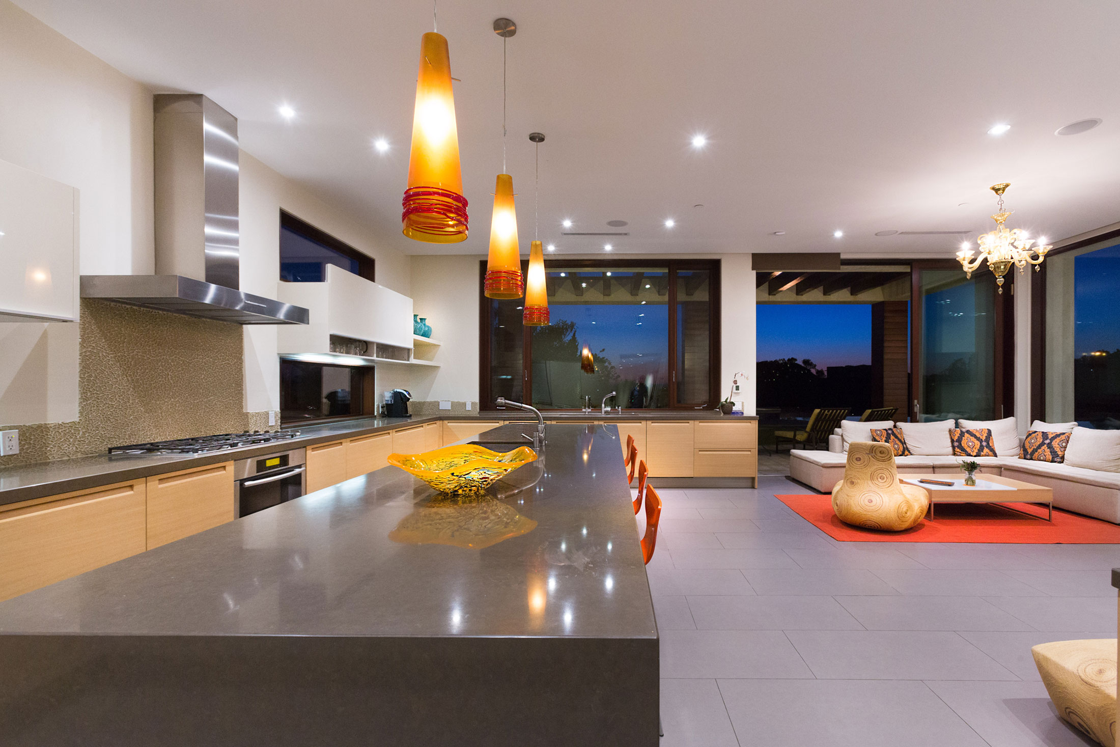 A Breathtaking Contemporary Home with Stylish Interiors in Beverly Hills, California by Gabbay Architects (37)