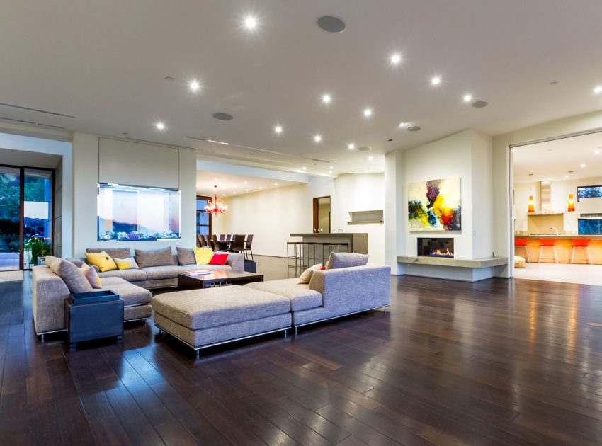 A Breathtaking Contemporary Home with Stylish Interiors in Beverly Hills, California by Gabbay Architects (39)