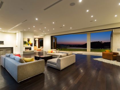 A Breathtaking Contemporary Home with Stylish Interiors in Beverly Hills, California by Gabbay Architects (40)